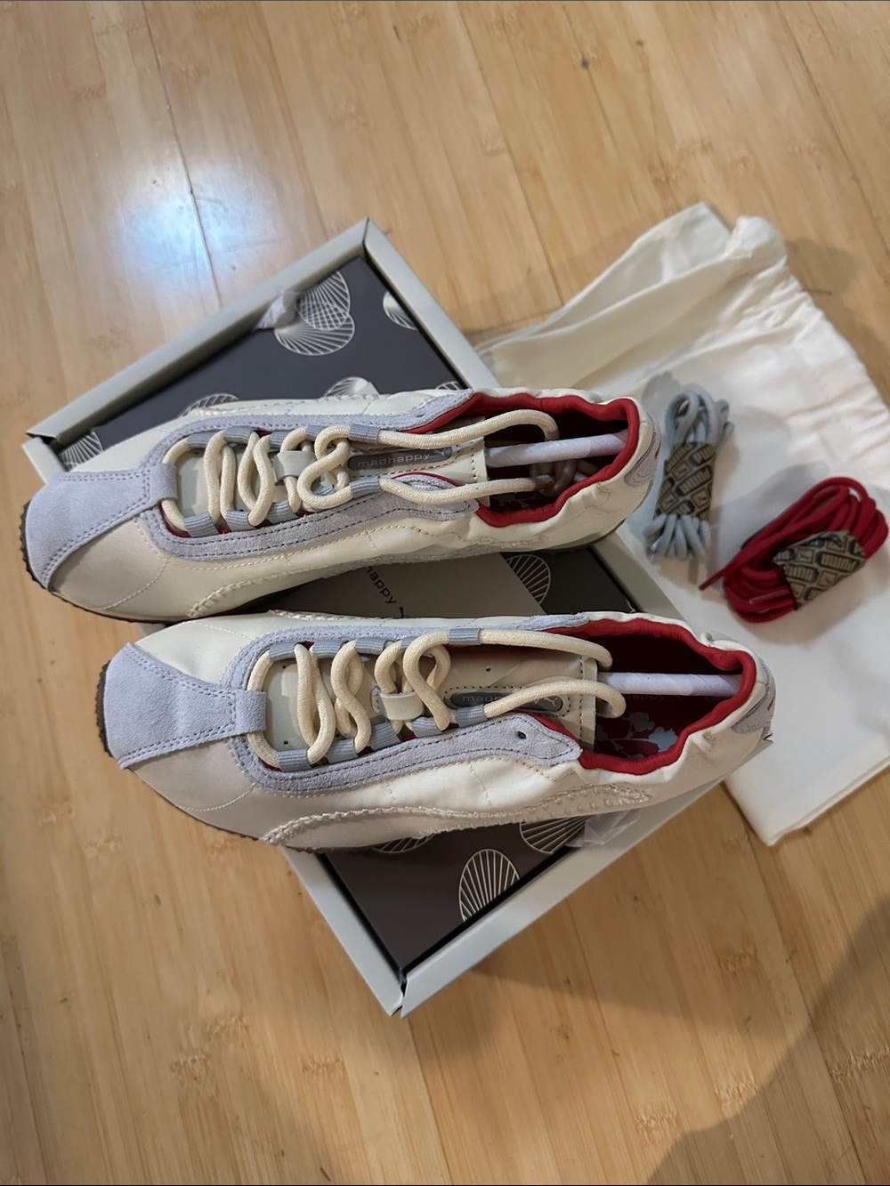 Puma Women’s Casual Low-Top Sneakers in White and Red